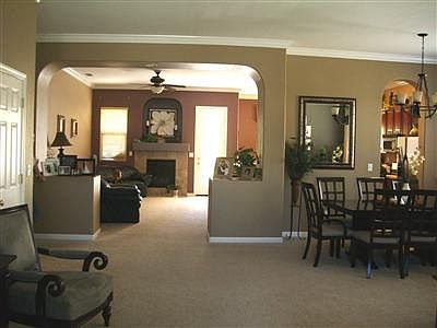 2nd image of 4323 Lakebreeze Dr