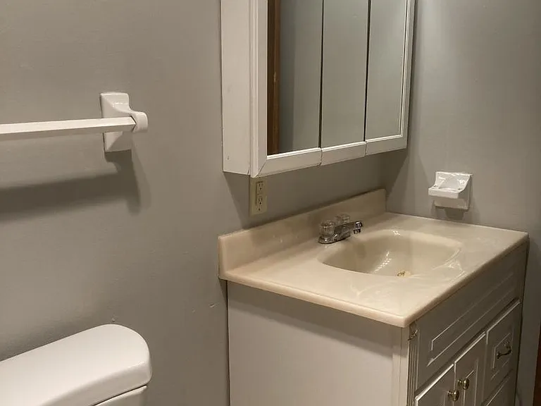 Hillcrest Avenue Apartments — Photo 12