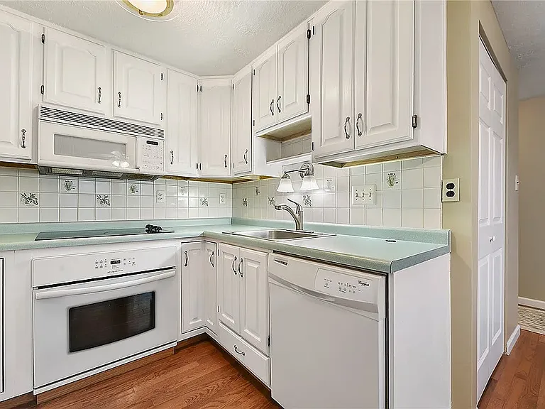 806 Countryside Dr — Photo 5