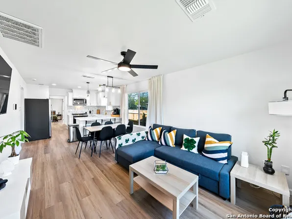 1102 Burleson St, San Antonio, TX 78202