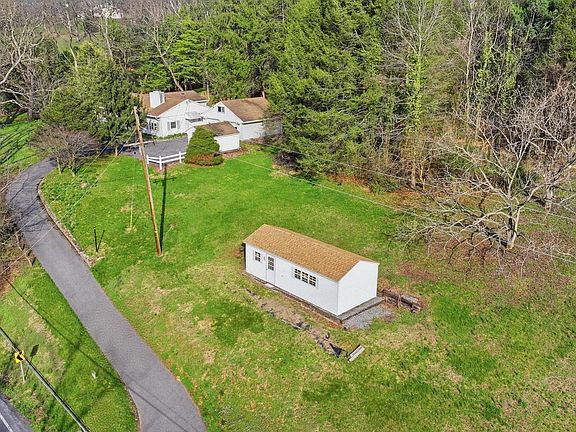 3rd image of 444 N Heidelberg Rd