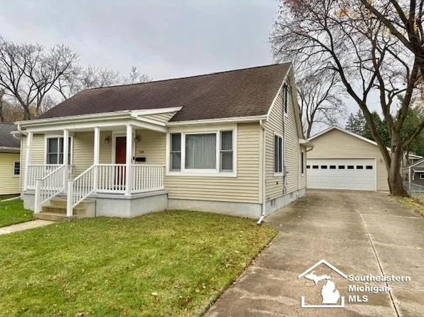 206 Iroquois St, Tecumseh, MI 49286