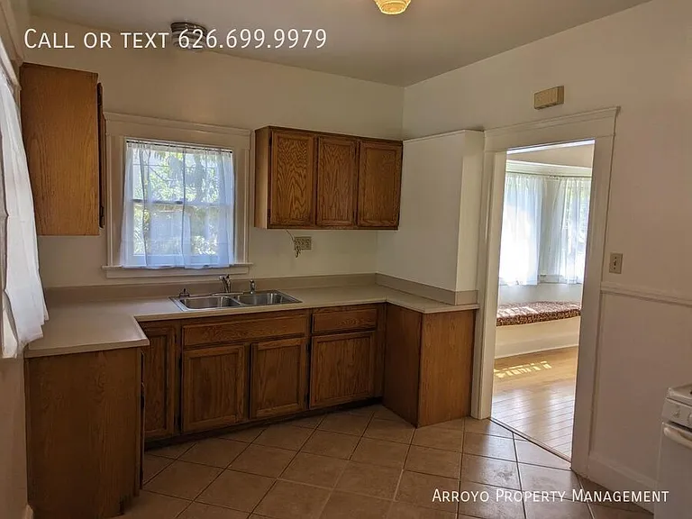 74 N Chester Ave — Photo 17