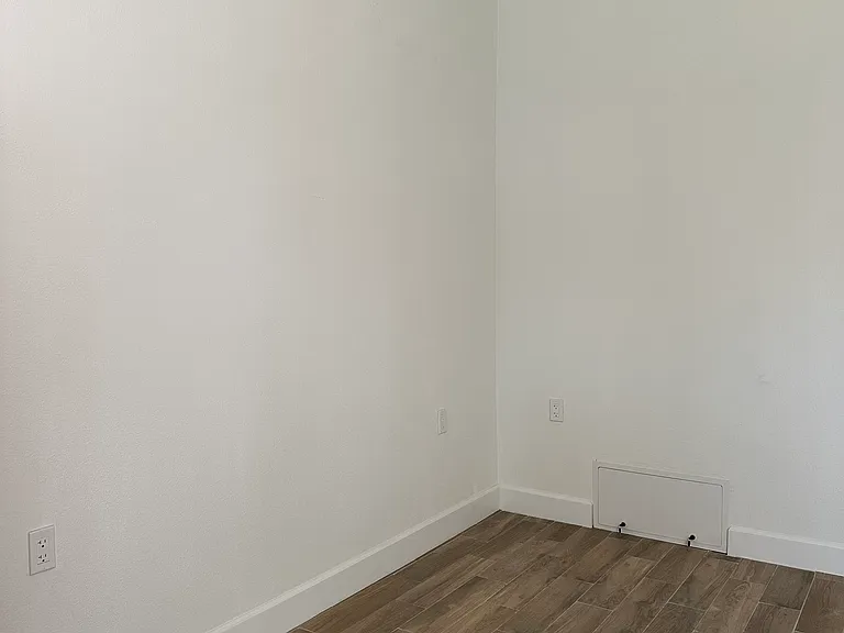 2556 E 220th St #1/2 — Photo 6