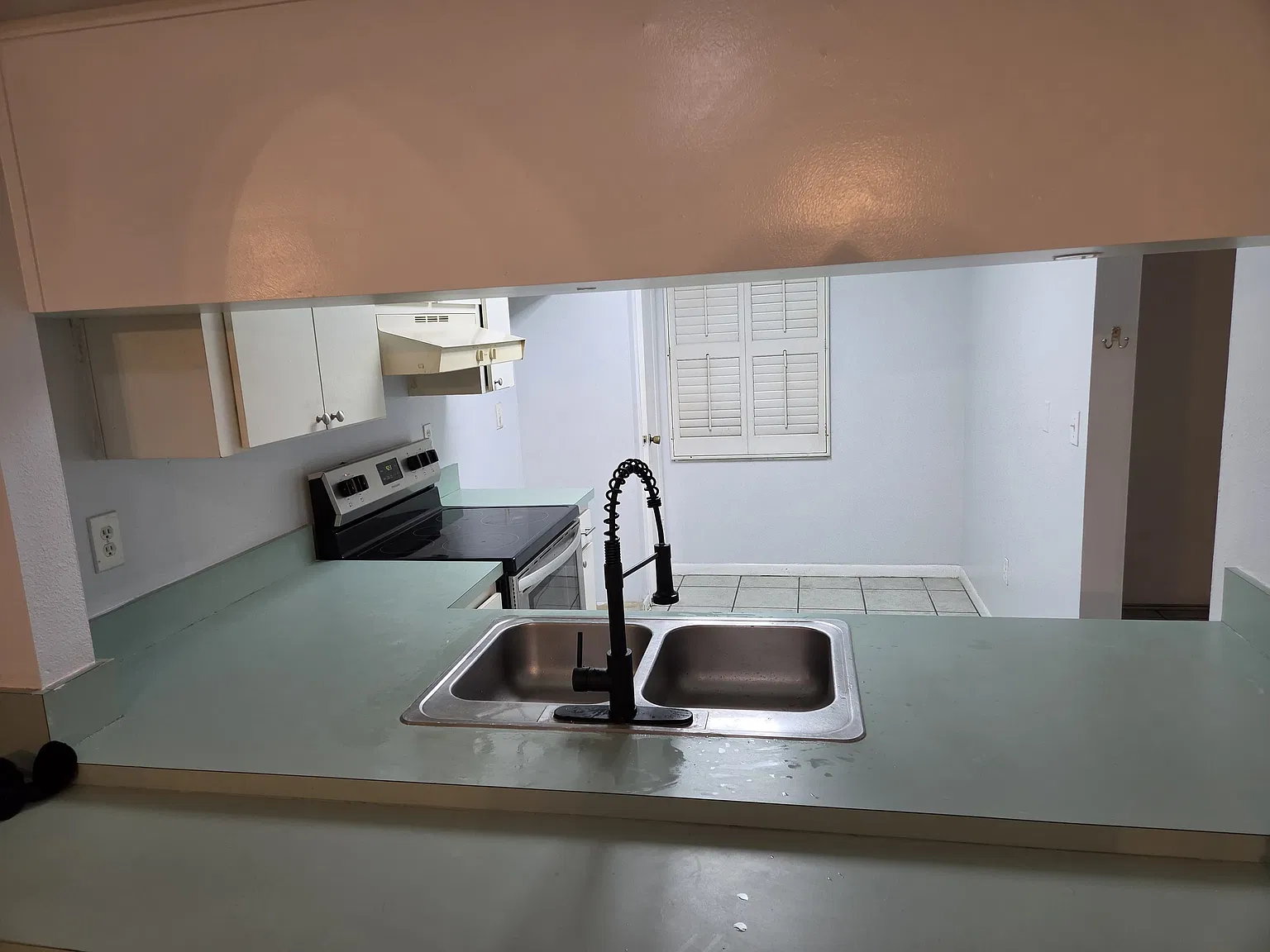 2 bed, 970 sqft, $1,800 — Photo 1