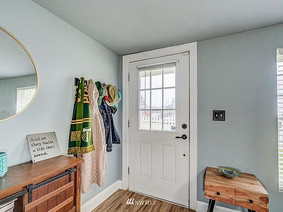 4th image of 15 Cummings Ave