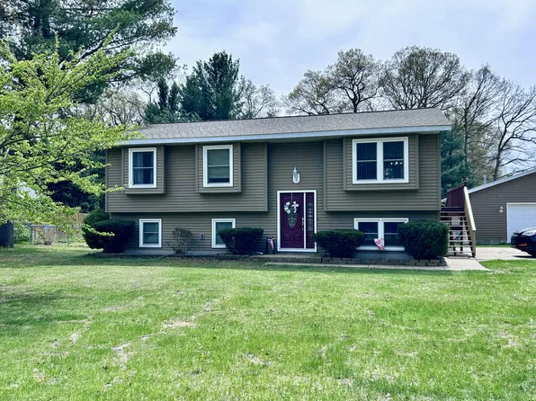 3775 Macarthur Rd, Muskegon, MI 49442
