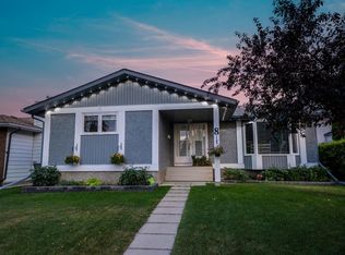 8 N Caswell Close, Red Deer, AB T4P 2T6
