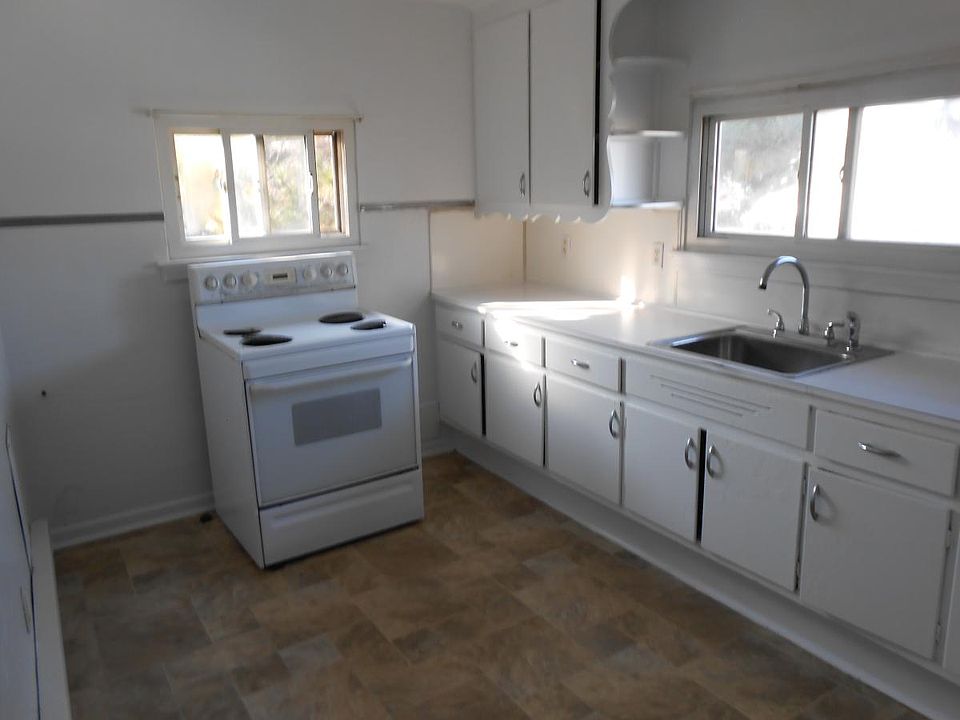 1st image of 216 S Garfield Ave Floor 2