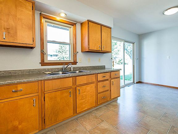 5th image of 1195 Altura Dr
