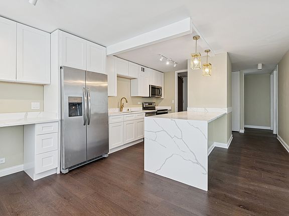 3rd image of 655 W Irving Park Rd APT 5202