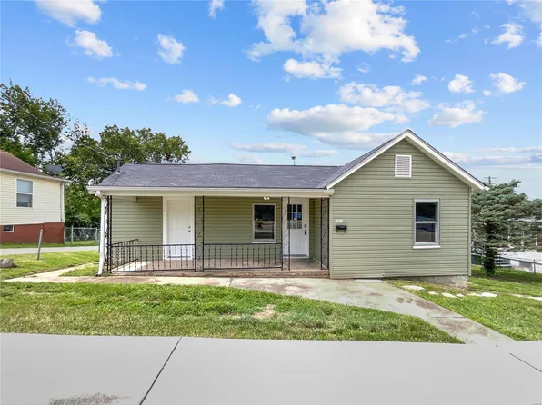 139 Maple St, Crystal City, MO 63019