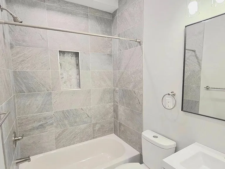 5233 Chancellor St #1 — Photo 9