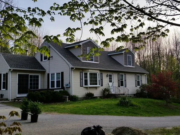 458 E Dunbarton Rd, Goffstown, NH 03045