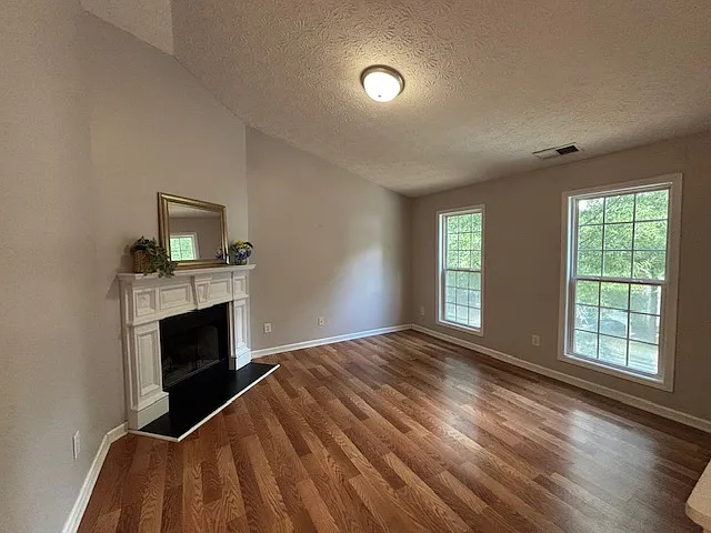 5746 Bridgeport Ct — Photo 3