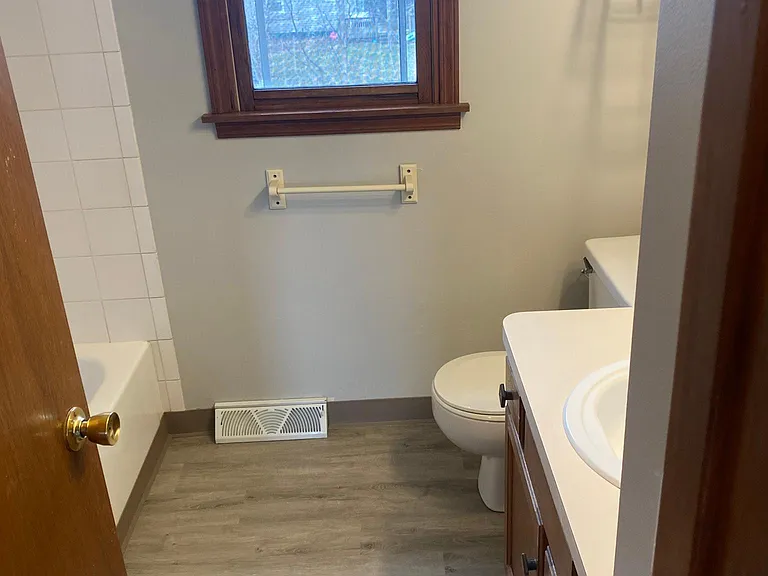 3988 Ellsworth Ave #L — Photo 6
