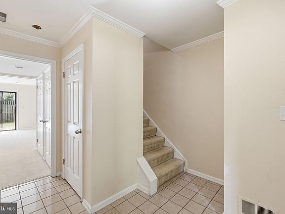 3rd image of 6012 Crown Royal Cir