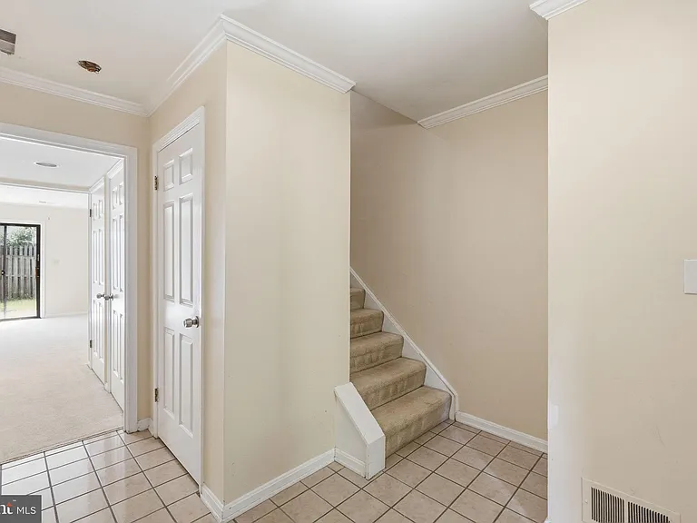 6012 Crown Royal Cir — Photo 3
