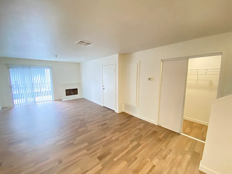 French Street Apt — Photo 19