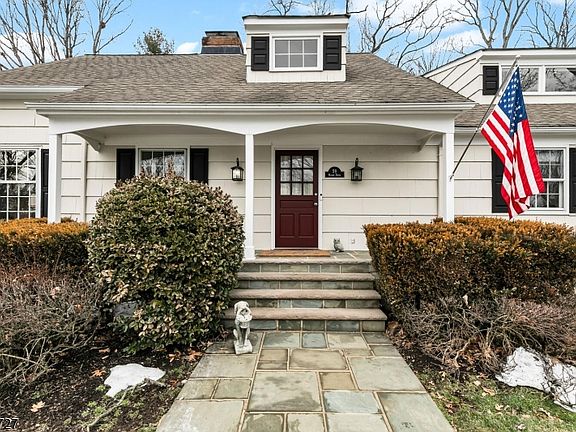 4th image of 59 Manor Dr