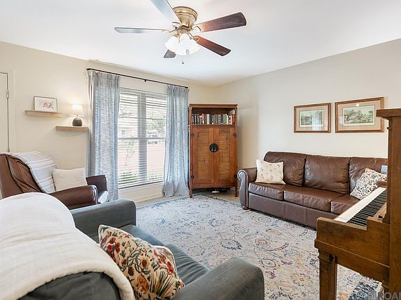 2nd image of 15346 Jester Ave