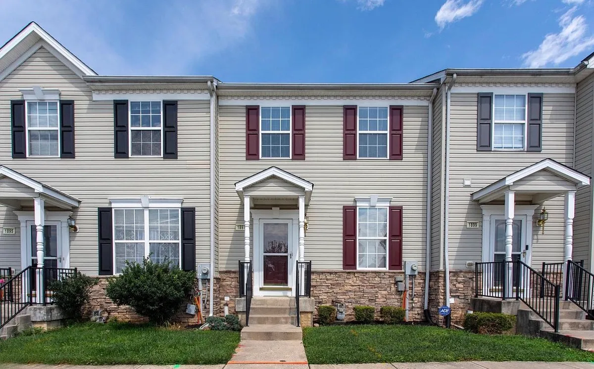 Building Photo - Jamestown Ln