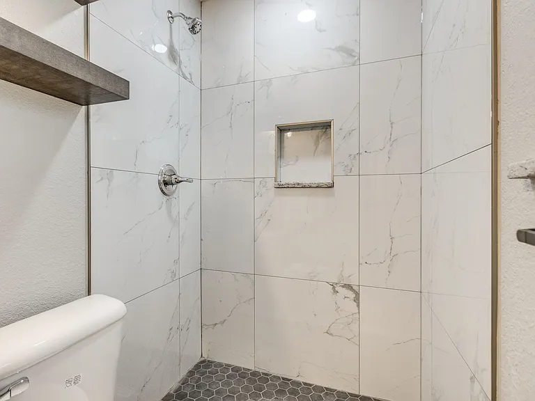 1612 Cherry Stone St — Photo 23