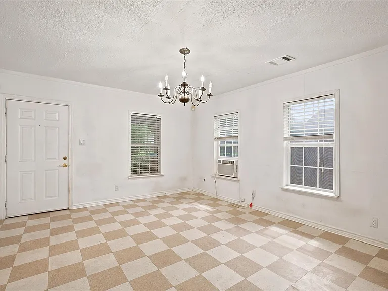 5005 Lyons Ave — Photo 9