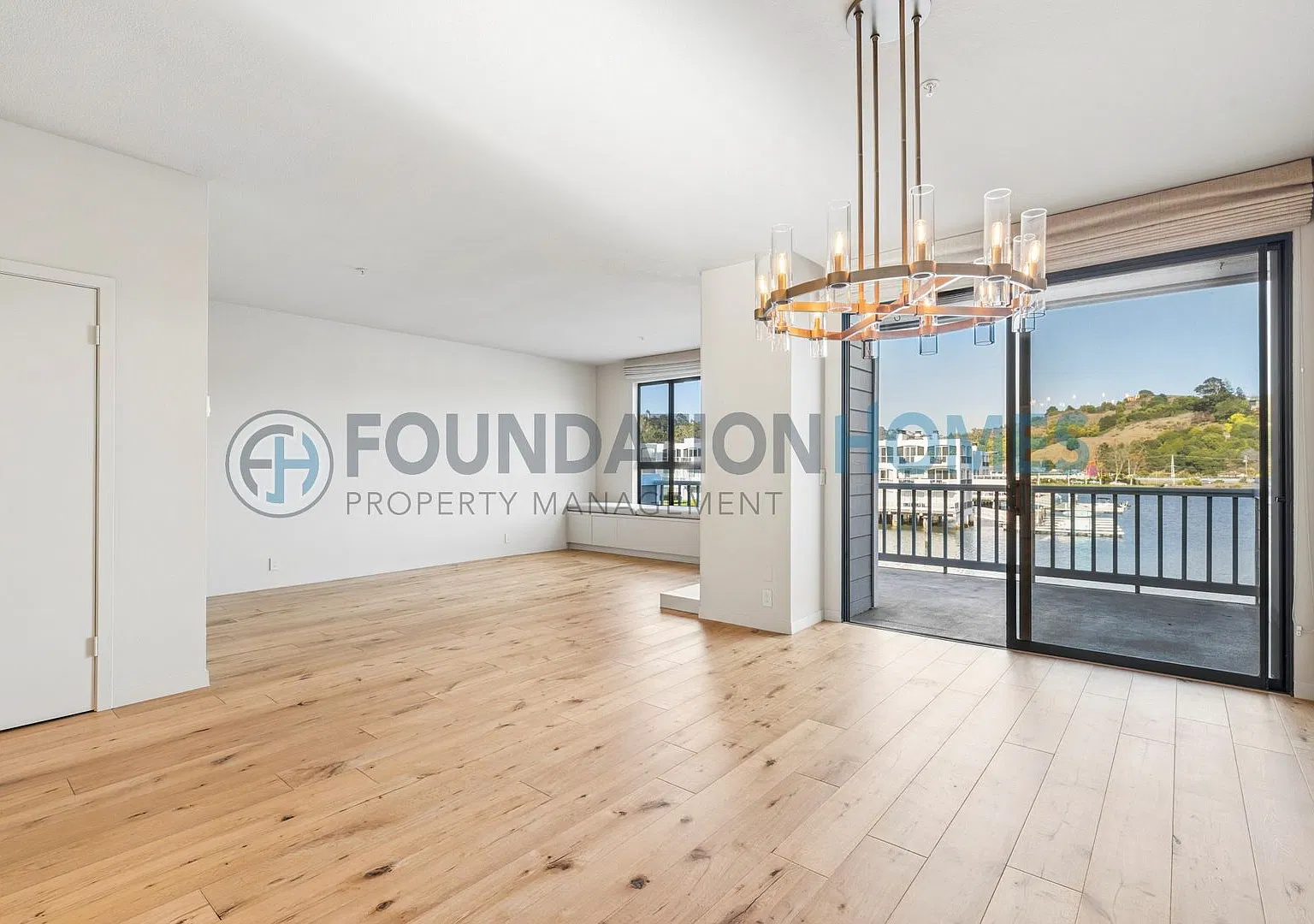 Waterfront Living In Desirable Sunrise Pointe - 2br/2.5ba Mill Valley Condo! Foundation — Photo 4