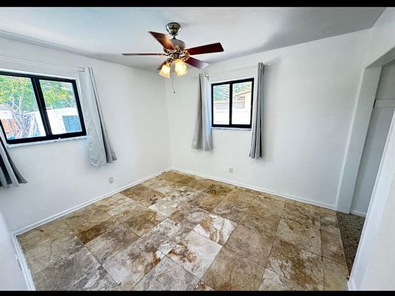 5th image of 101 SE 14th Pl