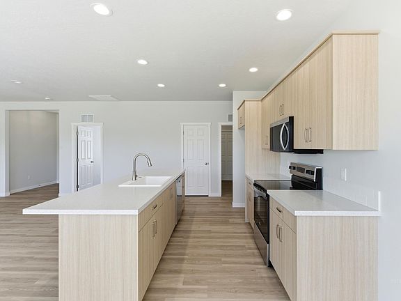 4th image of 16520 Dunning Way