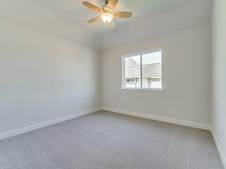 711 Mulberry Ct — Photo 11