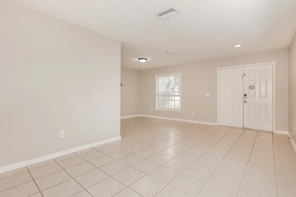 4 bed, 3.0 bath, 2944 sqft, $4,770 — Photo 4