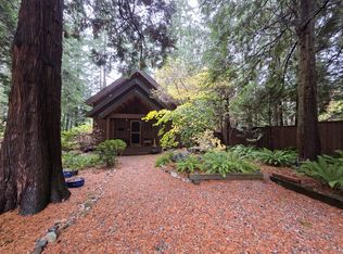 713 Claire Ln, Point Roberts, WA 98281