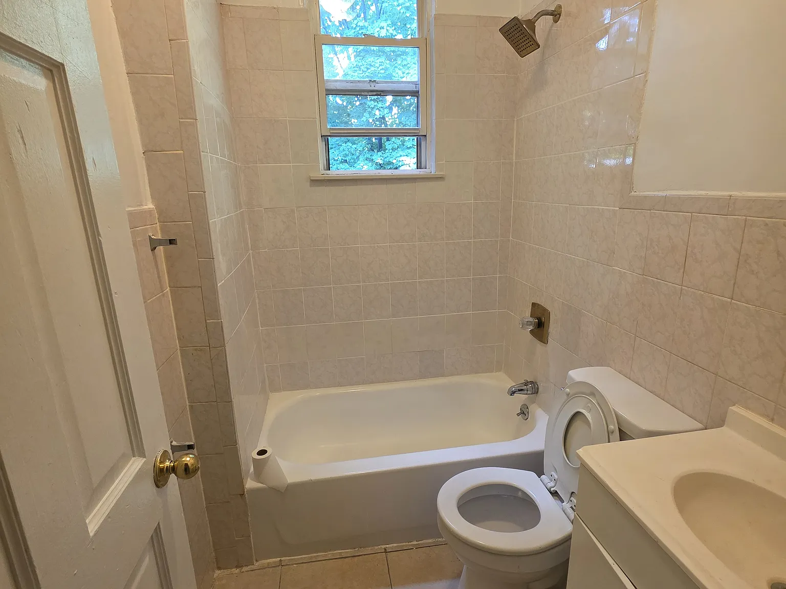 3 bed, 600 sqft, $2,650 — Photo 3