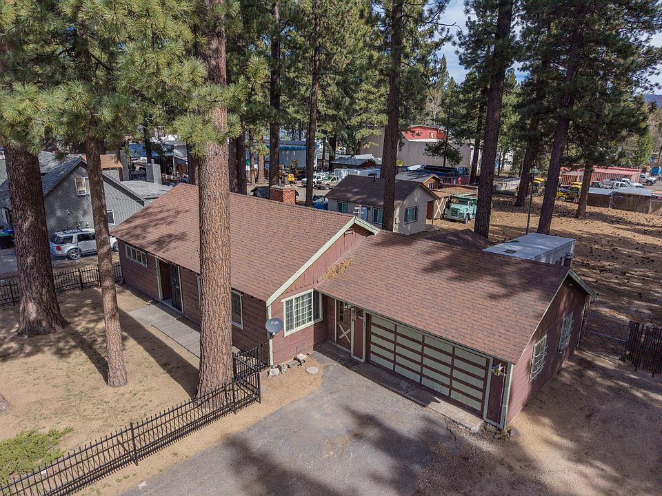 1st image of 945 3rd St
