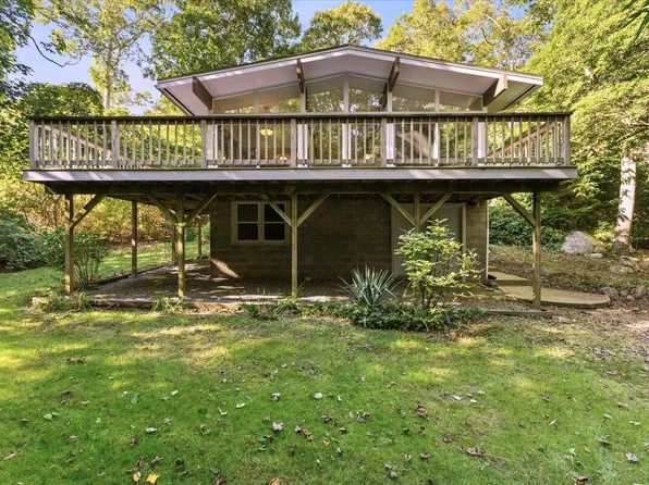 3 F R Lillie Road, Woods Hole, MA 02543