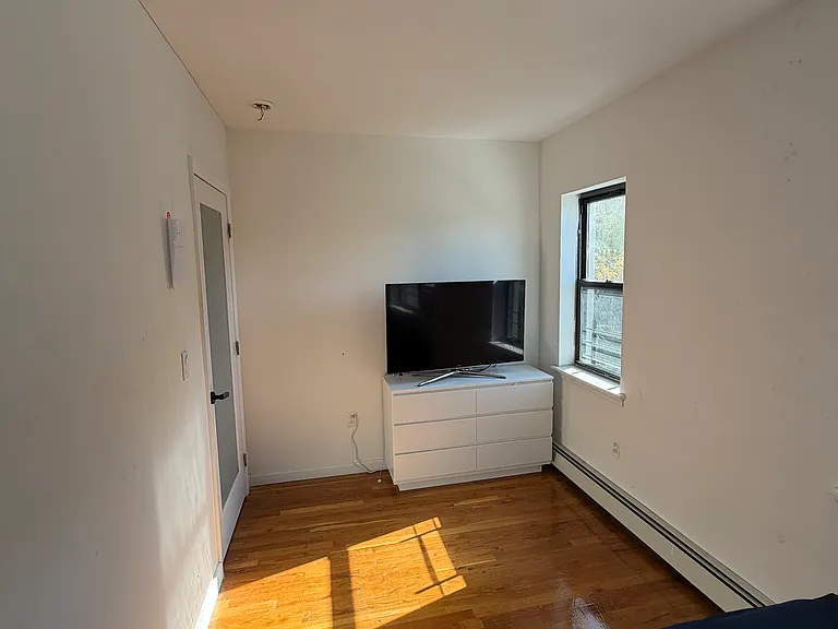596 E 170th St #4A — Photo 3