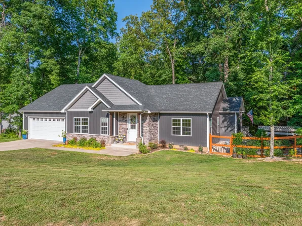 536 Aubrey Ln, Burns, TN 37029