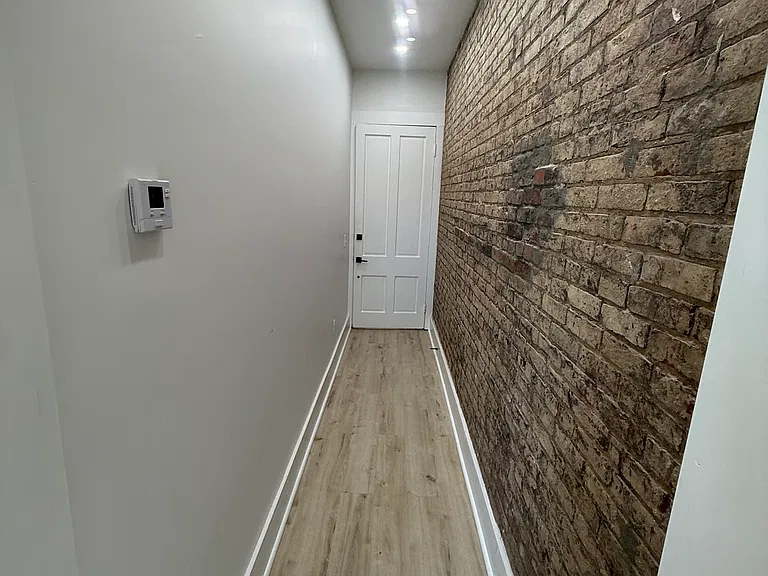 17 E Court St #32 — Photo 13
