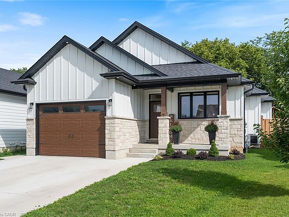 2nd image of 9 Macneil Ct
