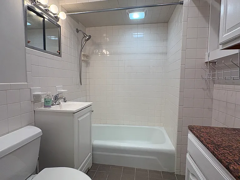 26 Saint James St #26 — Photo 10