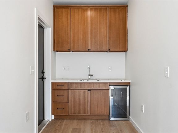 5th image of 3329 Liberty Ave