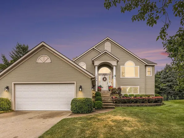 1527 Wiersma Dr, Zeeland, MI 49464