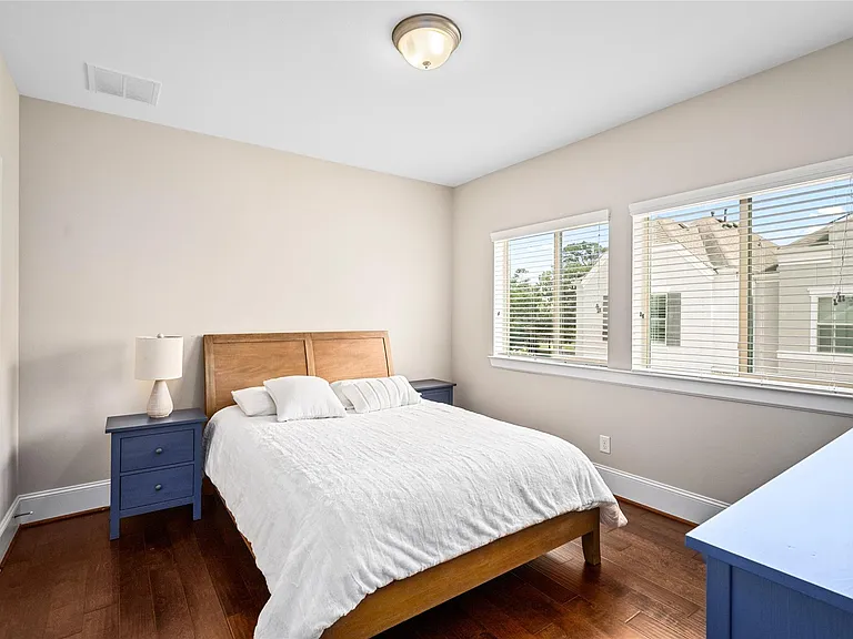 1407 Devonshire Manor Ln — Photo 27