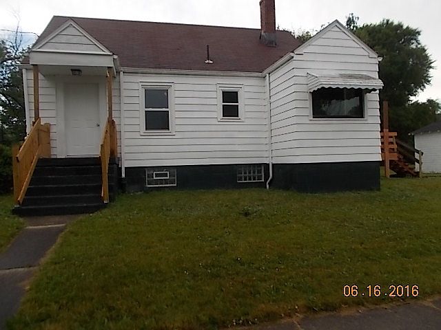 1st image of 880 Detroit Ave