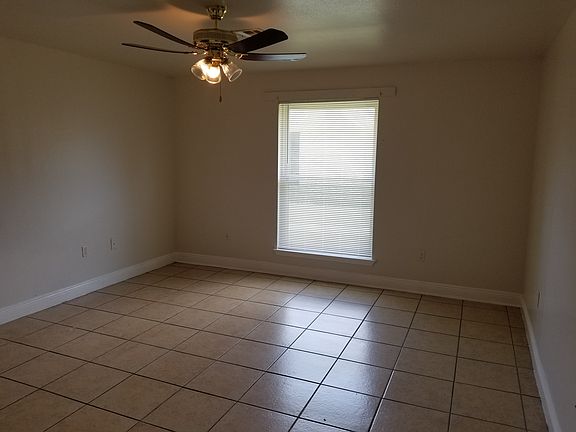 5th image of 10900 Roger Dr #C
