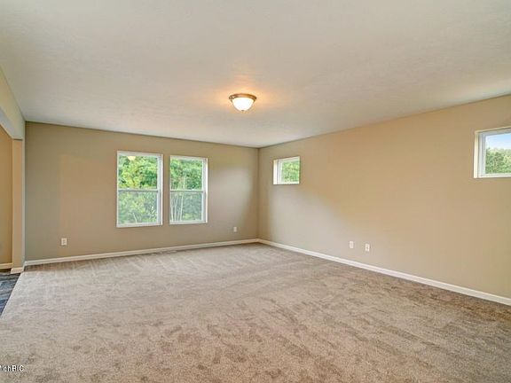 5th image of 14658 White Pine Ct