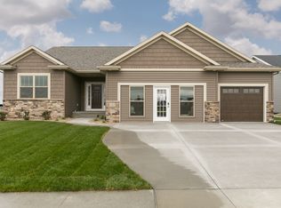 2322 Royal Oak Ridge Rd, Marion, IA 52302
