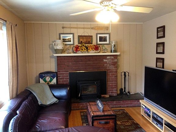 5th image of 15 Lake Louise Dr